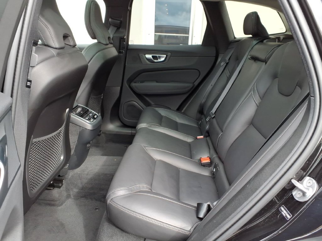 Certified 2026 Volvo XC60 B5 Ultra AWD/4WD image 8