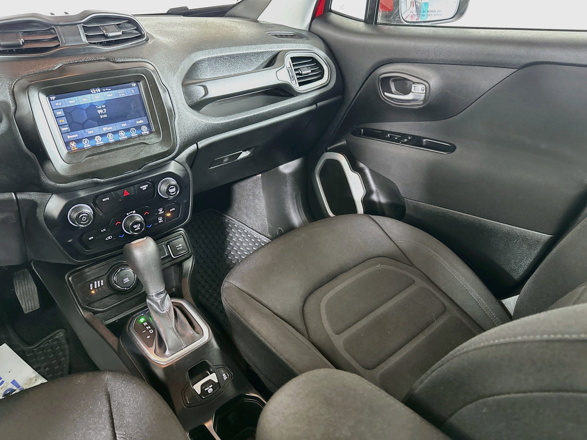 Used 2020 Jeep Renegade Latitude w/ Cold Weather Group AWD/4WD image 21