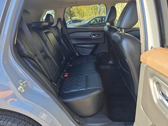 Used 2021 Nissan Rogue Platinum image 12