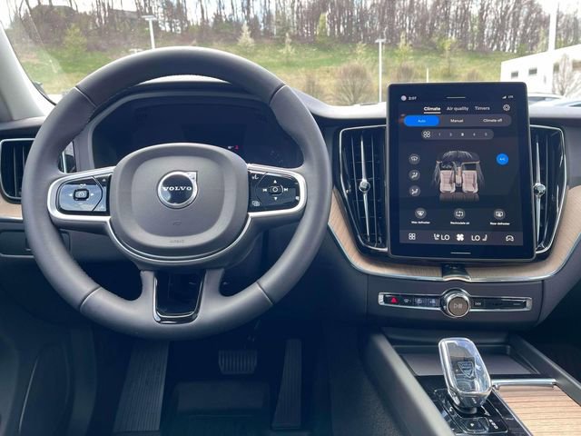 Used 2026 Volvo XC60 B5 Plus w/ Protection Package Premier AWD/4WD image 18