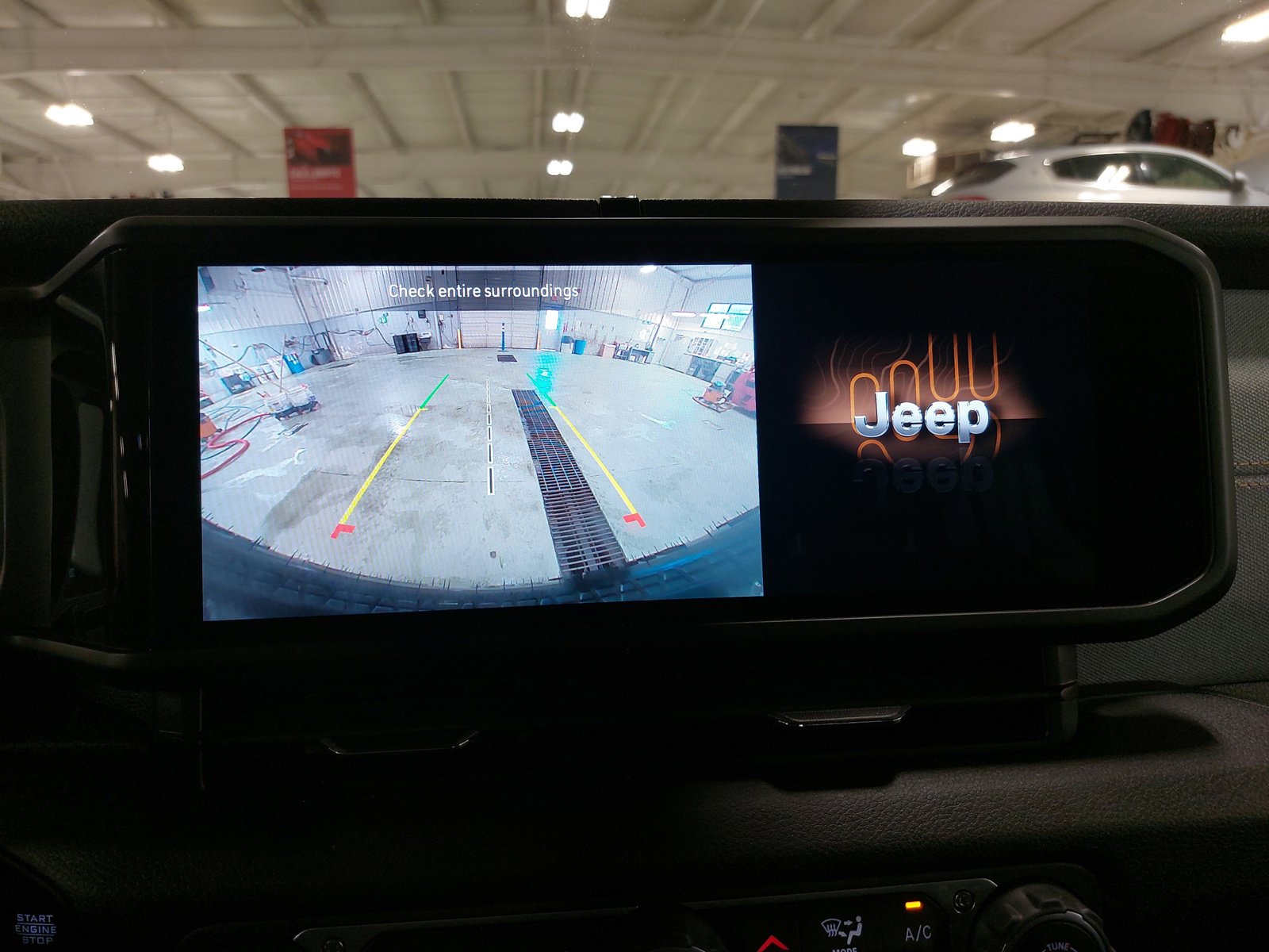 Used 2025 Jeep Wrangler Willys image 23