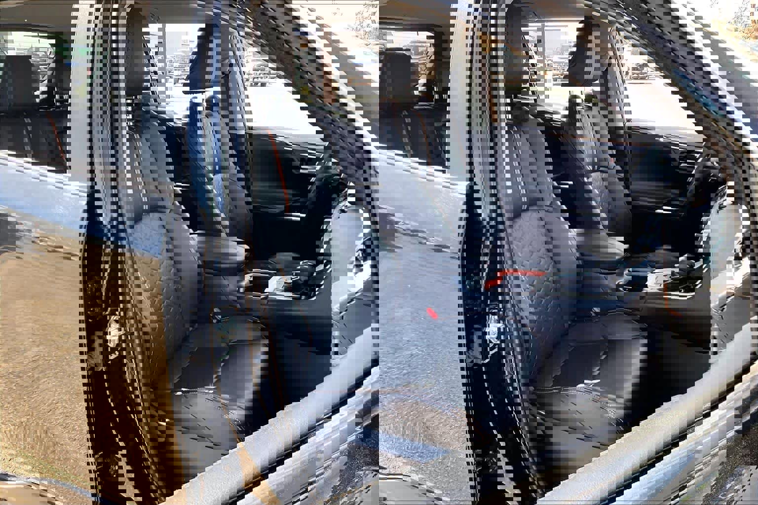 Used 2024 Toyota RAV4 Adventure image 9