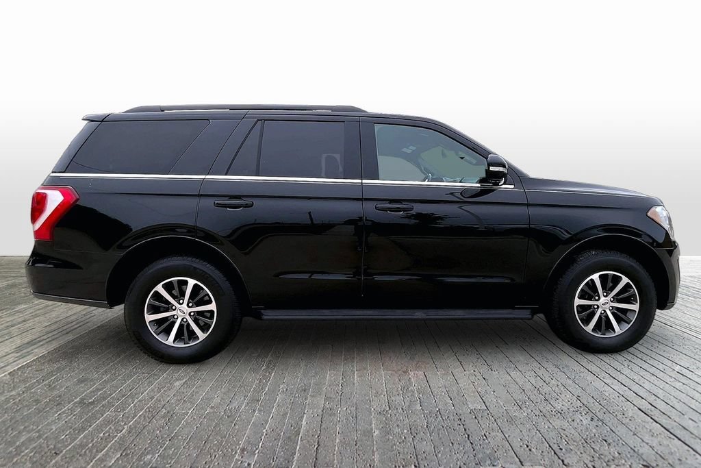 Used 2019 Ford Expedition XLT w/ Equipment Group 201A AWD/4WD image 8