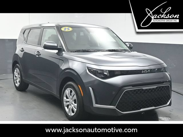 Used 2025 Kia Soul LX FWD image 1