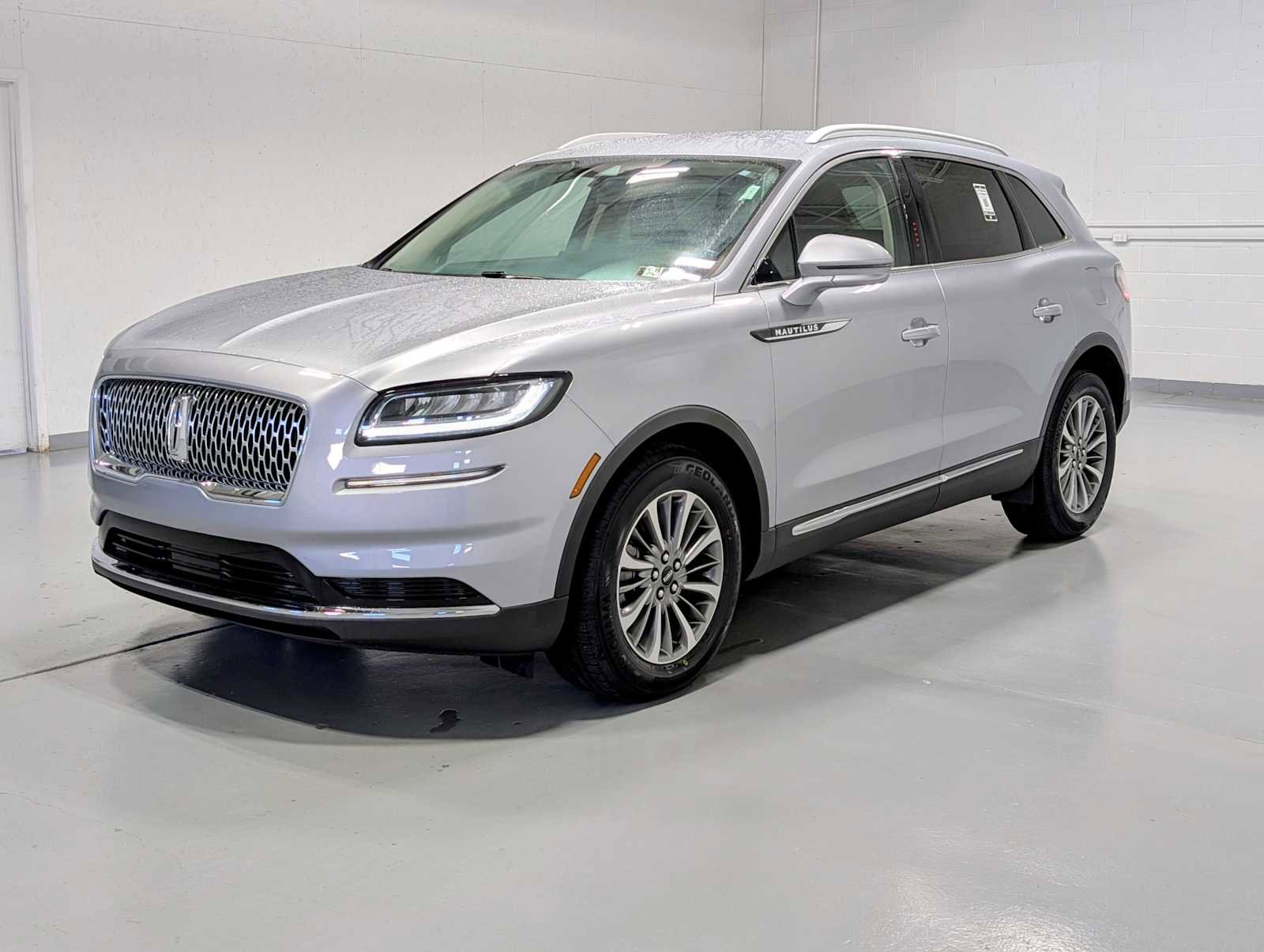 Certified 2023 Lincoln Nautilus AWD w/ Premium Package image 1