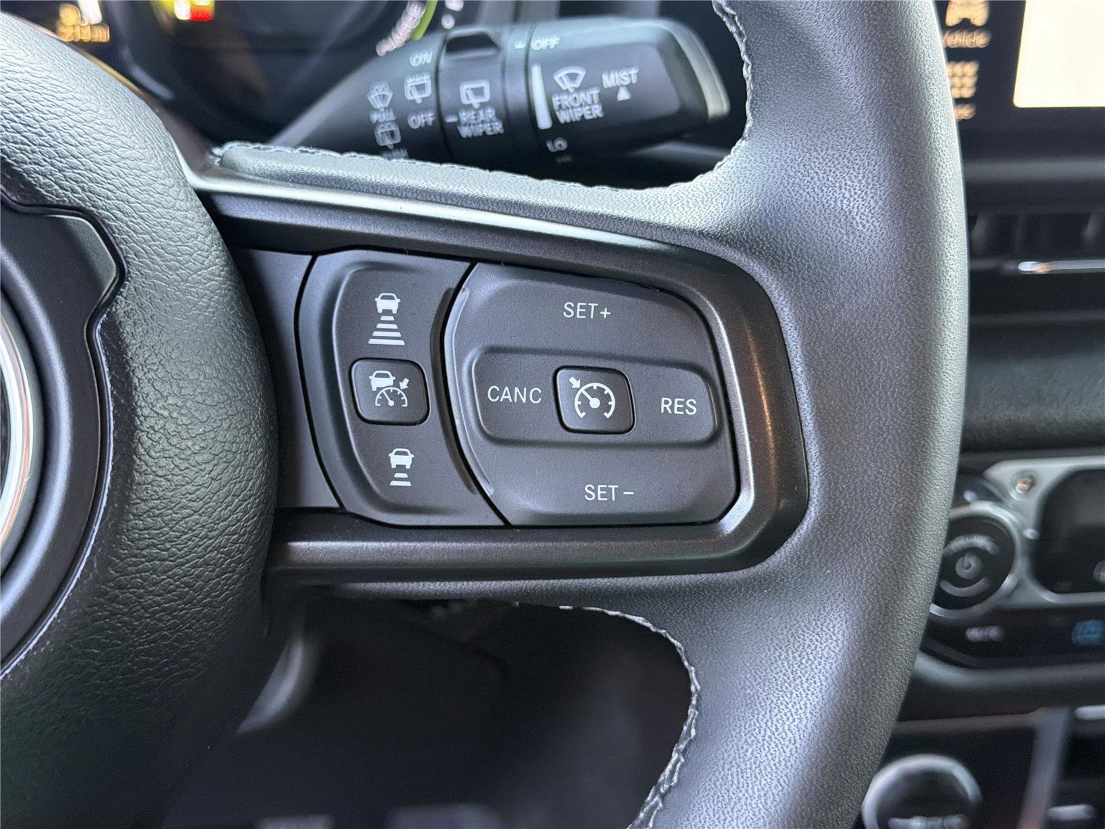 Used 2025 Jeep Wrangler Willys image 26