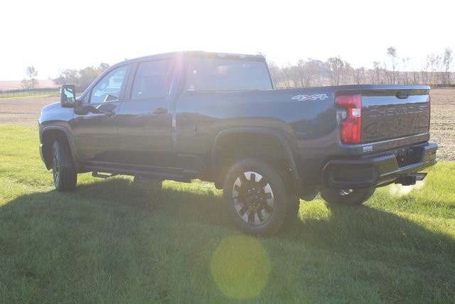 Used 2020 Chevrolet Silverado 2500 Custom w/ Custom Value Package image 3