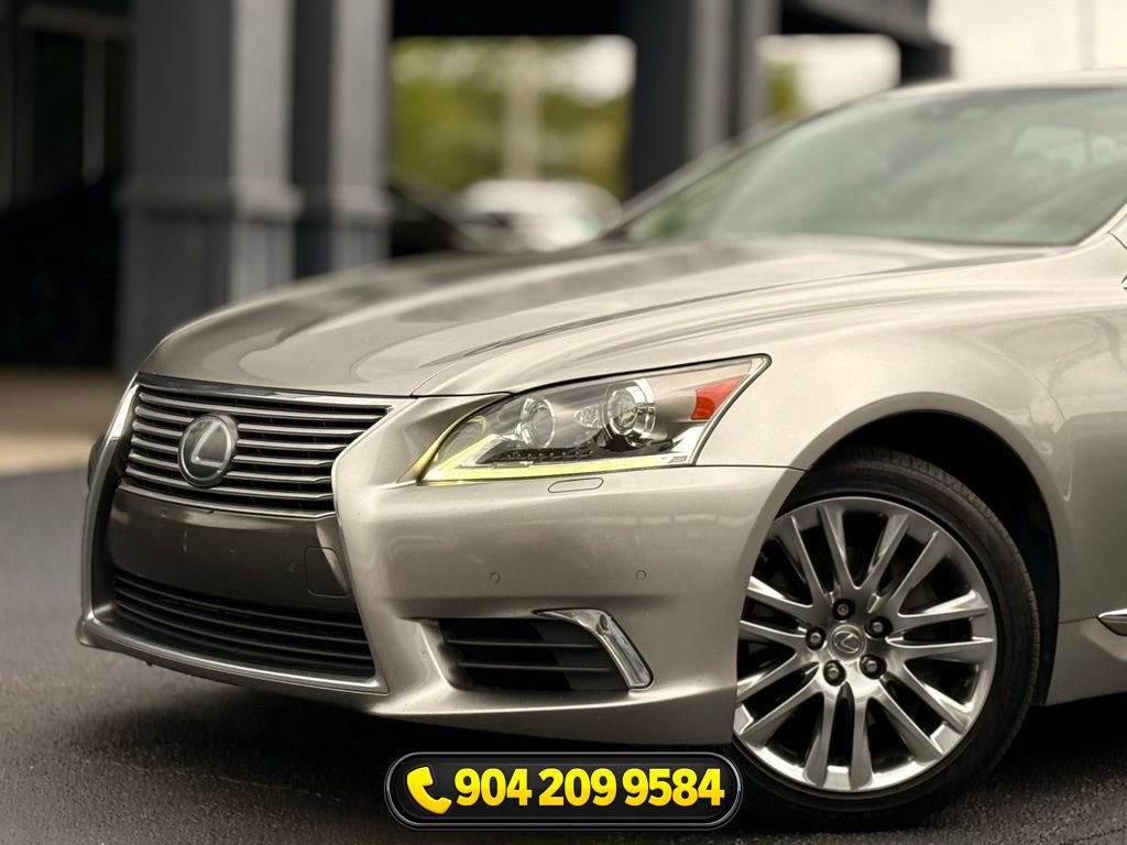 Used 2016 Lexus LS 460 w/ Comfort Package RWD image 2