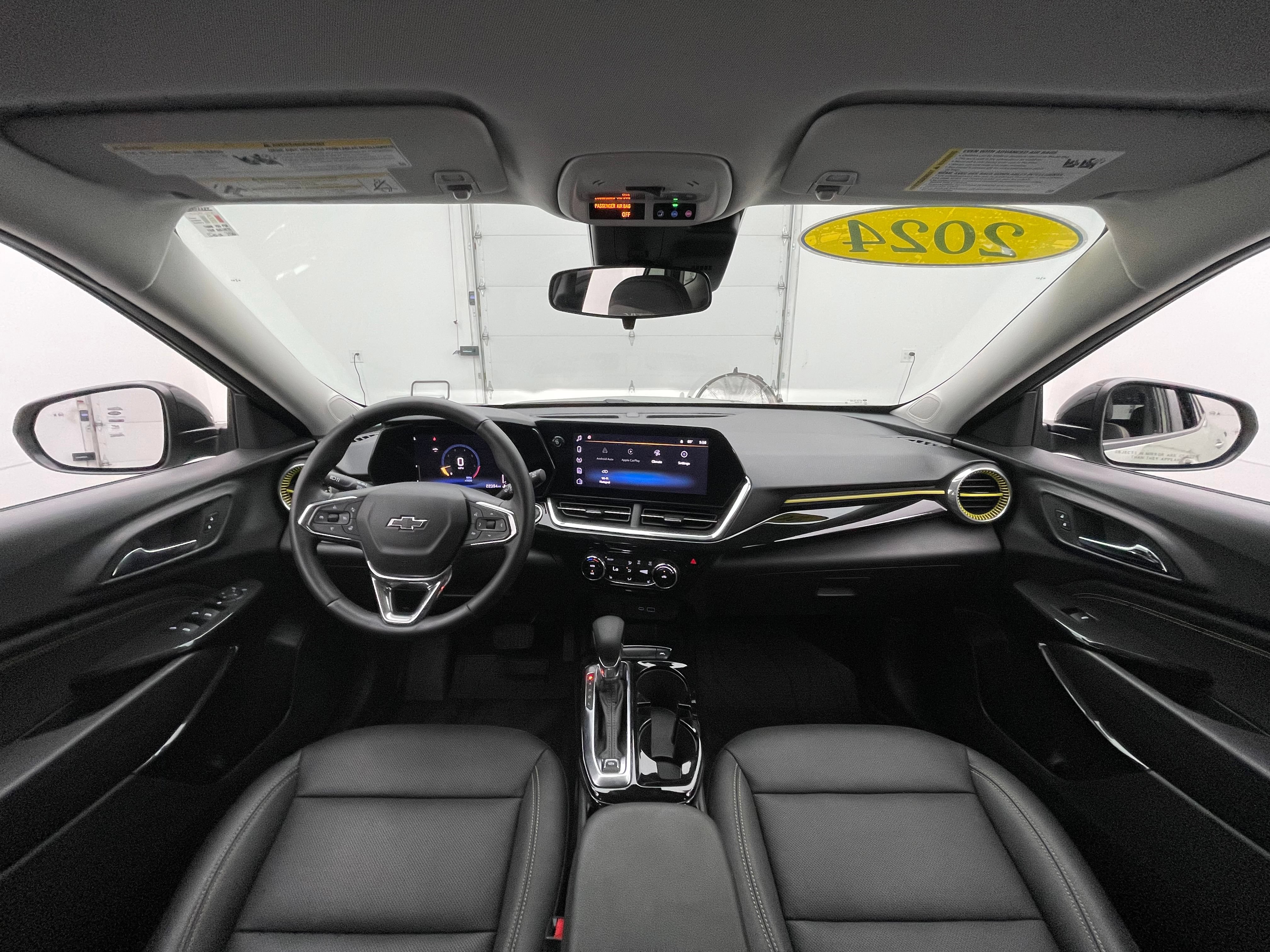 Used 2024 Chevrolet Trax ACTIV w/ Driver Confidence Package FWD image 3