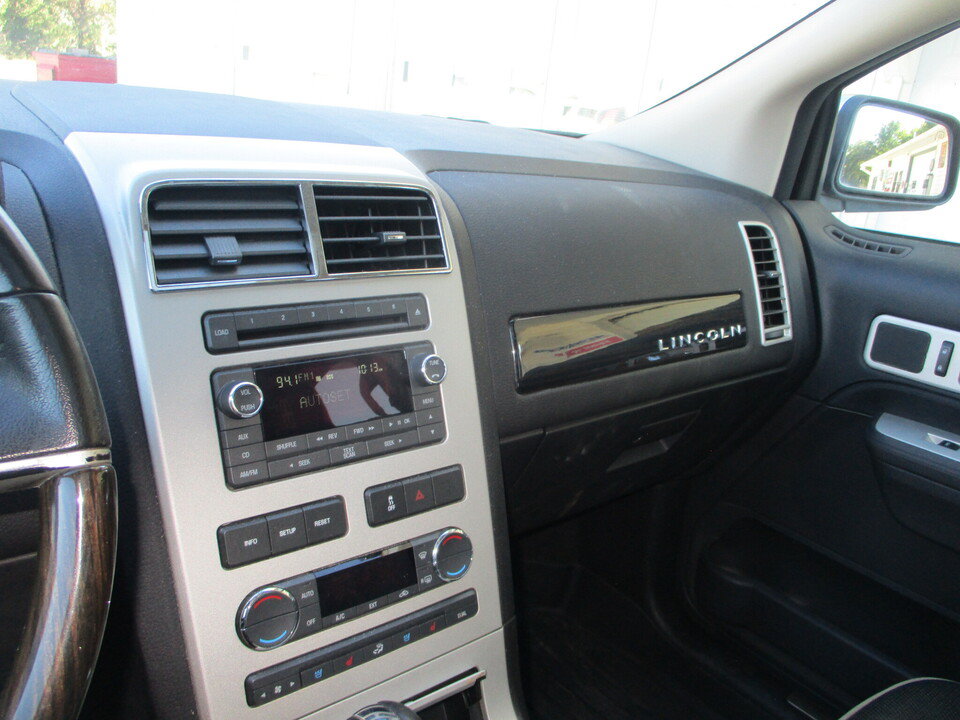 Used 2008 Lincoln MKX AWD image 42