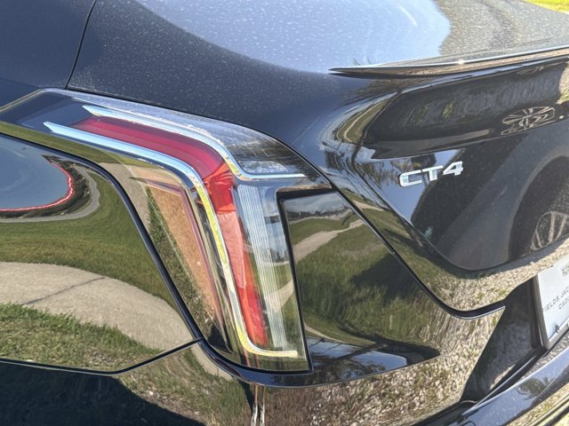 Used 2022 Cadillac CT4 V RWD image 11