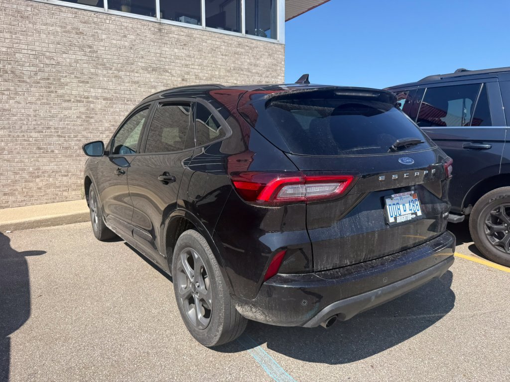 Used 2024 Ford Escape ST-Line w/ Tech Pack #1 AWD/4WD image 8
