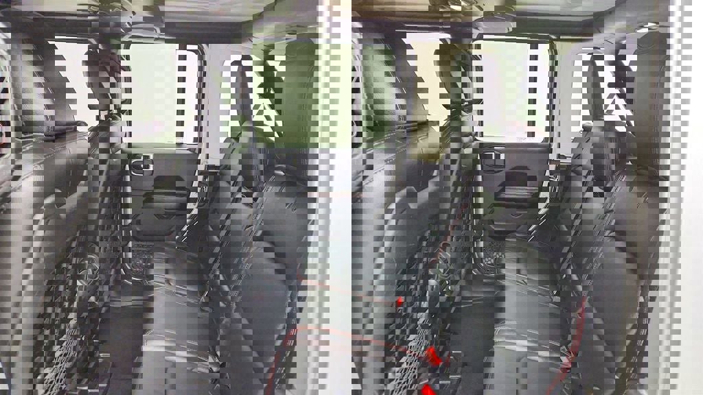 Used 2018 Jeep Wrangler Unlimited Rubicon AWD/4WD image 22