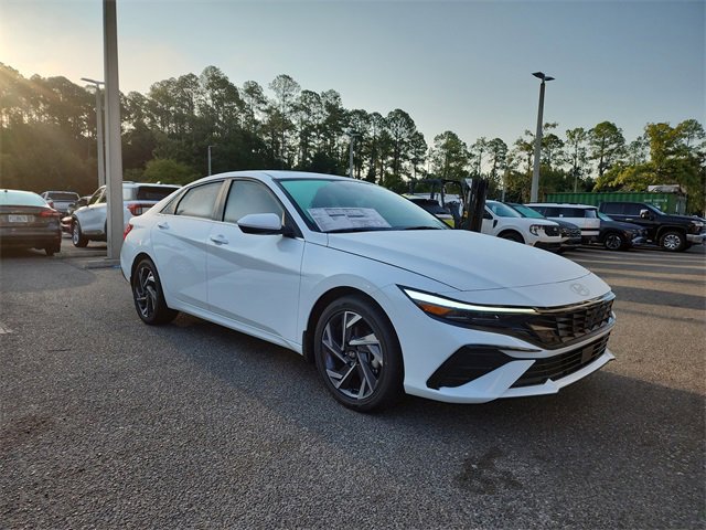 New 2025 Hyundai Elantra SEL w/ Cargo Package