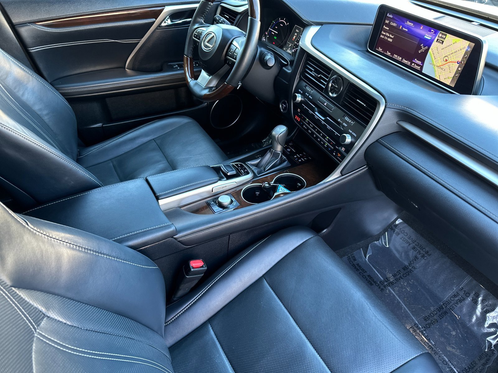 Used 2019 Lexus RX 450h AWD image 17