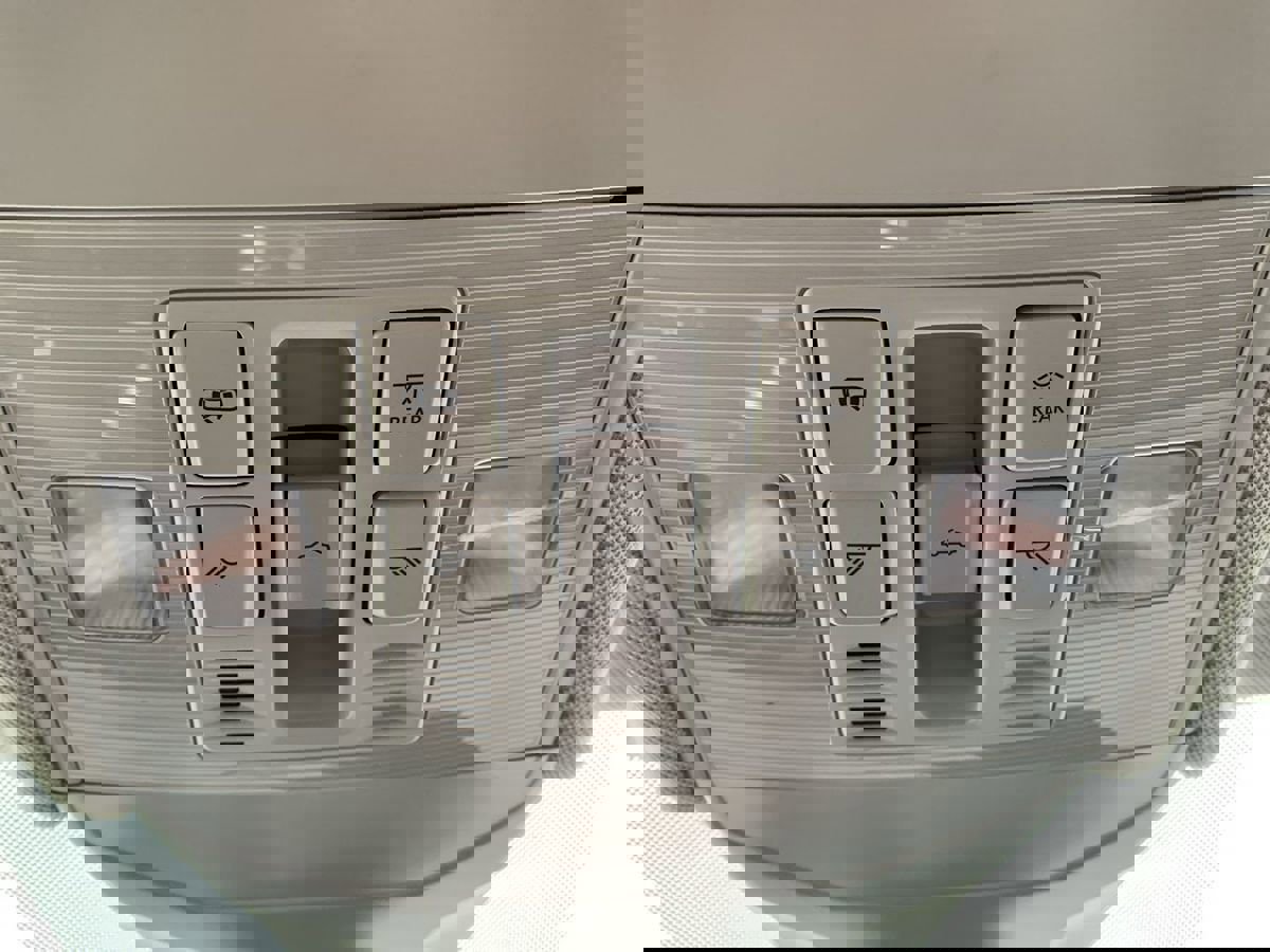 Used 2025 Volkswagen Jetta SE image 24