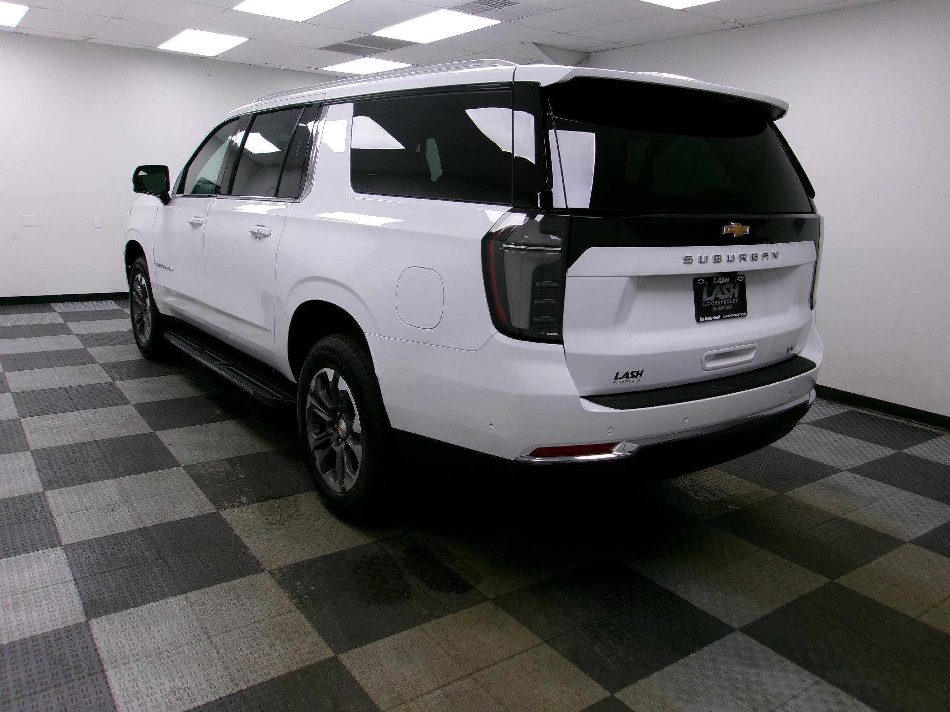 New 2026 Chevrolet Suburban LT w/ Comfort Package image 2