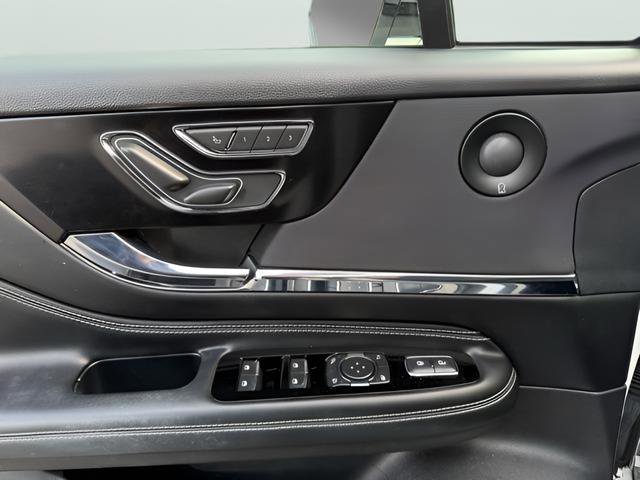 Used 2020 Lincoln Corsair Reserve w/ Equipment Group 201A image 28