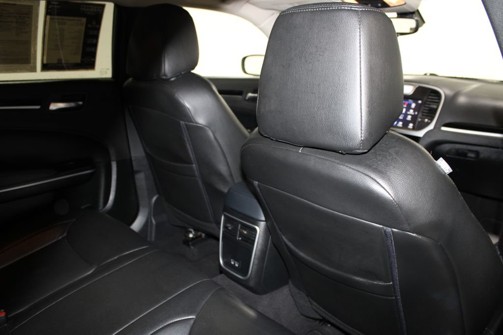 Used 2023 Chrysler 300 Touring AWD/4WD image 29