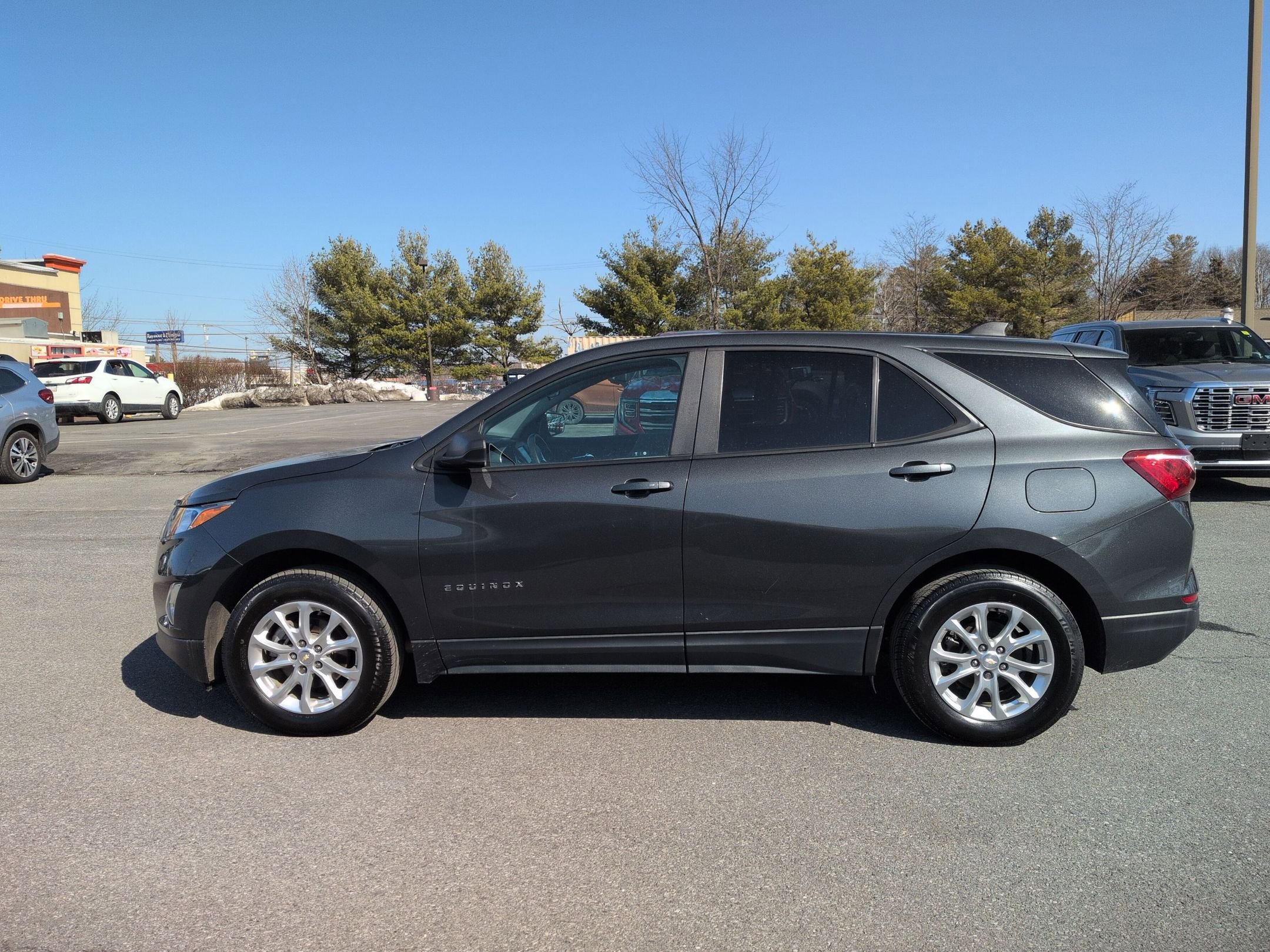 Used 2021 Chevrolet Equinox LS w/ LS Convenience Package image 8