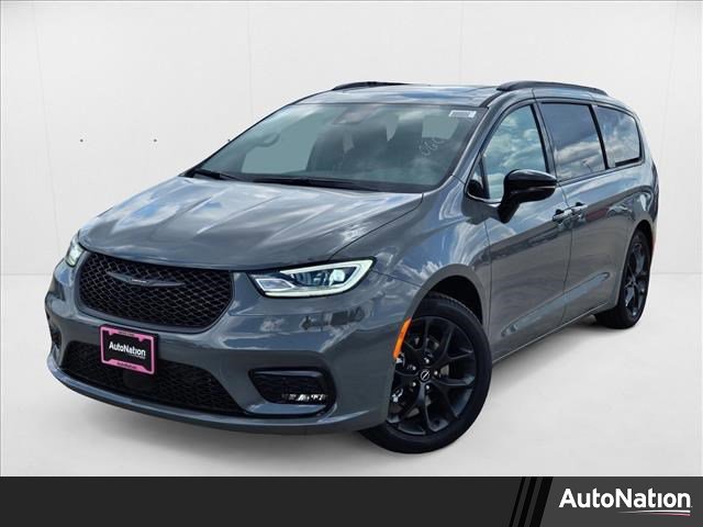 New 2025 Chrysler Pacifica Limited image 1