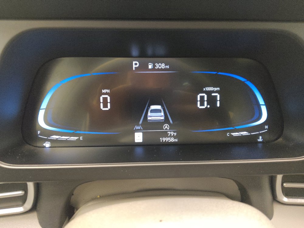 Used 2025 Hyundai Elantra SE FWD image 23
