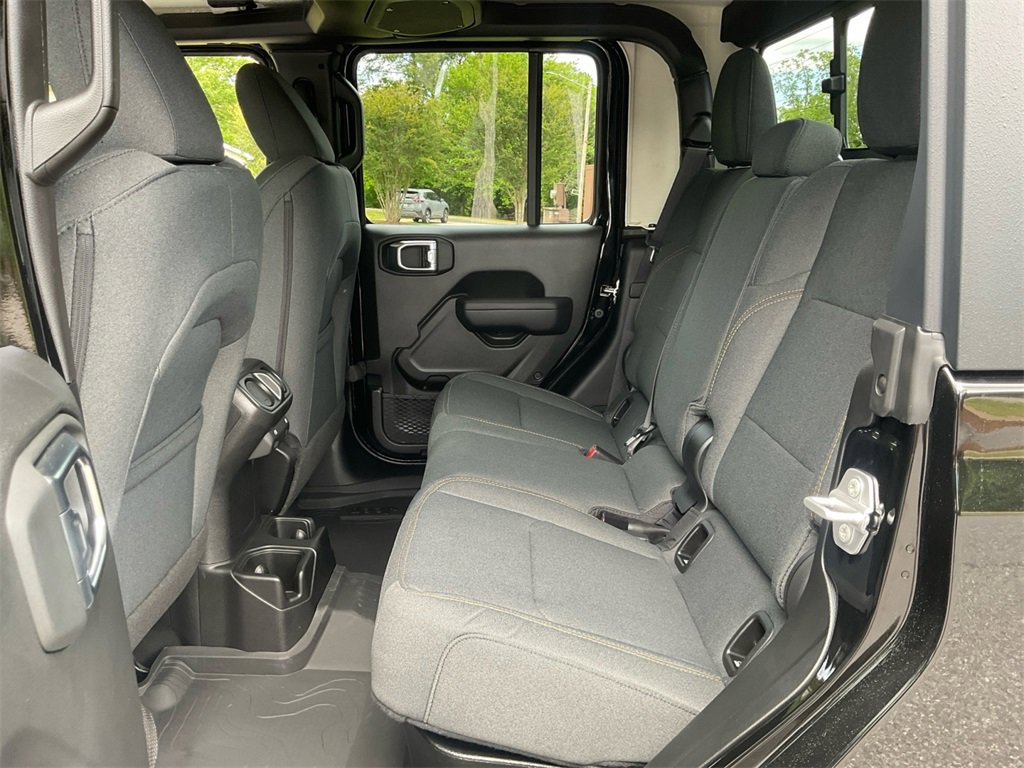 New 2025 Jeep Gladiator Sport image 26