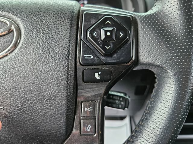 Used 2020 Toyota 4Runner Venture w/ Moonroof Package image 28