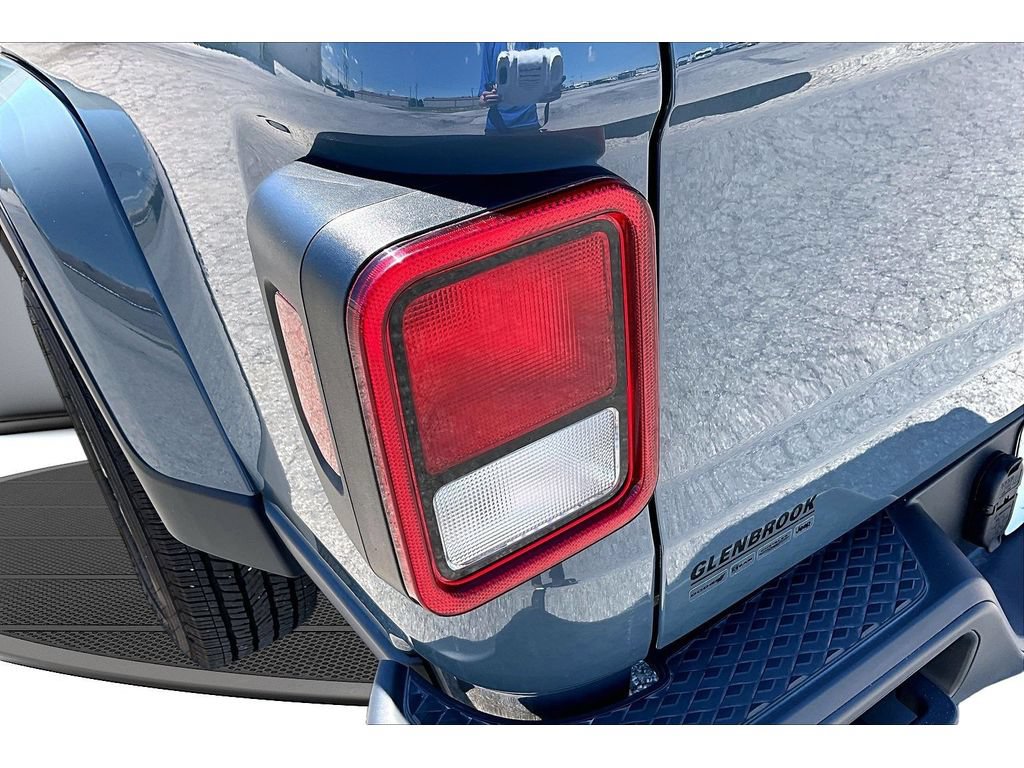 Used 2026 Jeep Gladiator Sport AWD/4WD image 37