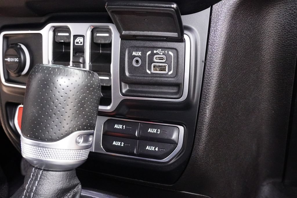 Used 2024 Jeep Gladiator Mojave AWD/4WD image 15