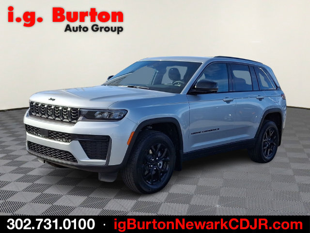 New 2026 Jeep Grand Cherokee Altitude AWD/4WD image 2