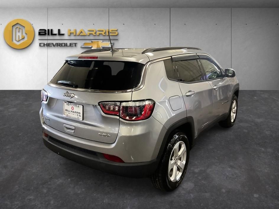 Used 2018 Jeep Compass Latitude w/ Popular Equipment Group AWD/4WD image 2