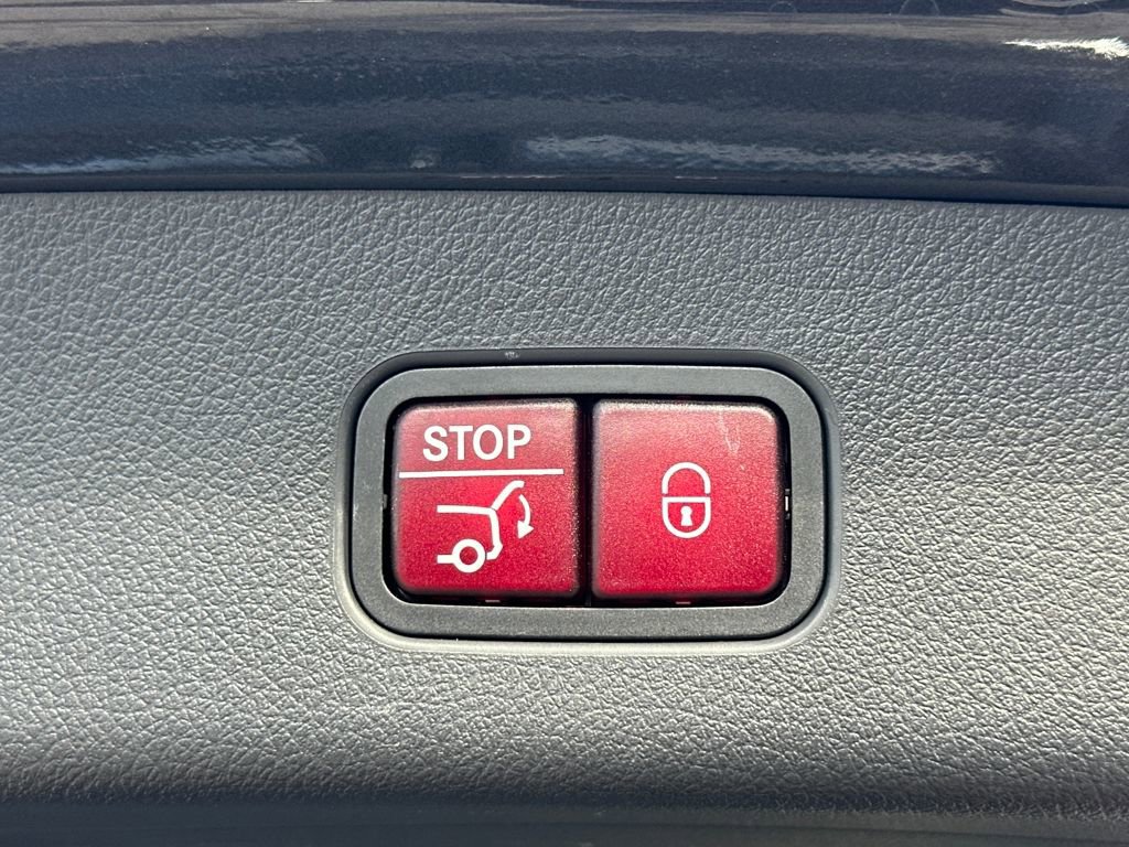 Certified 2025 Mercedes-Benz GLC 300 4MATIC image 30