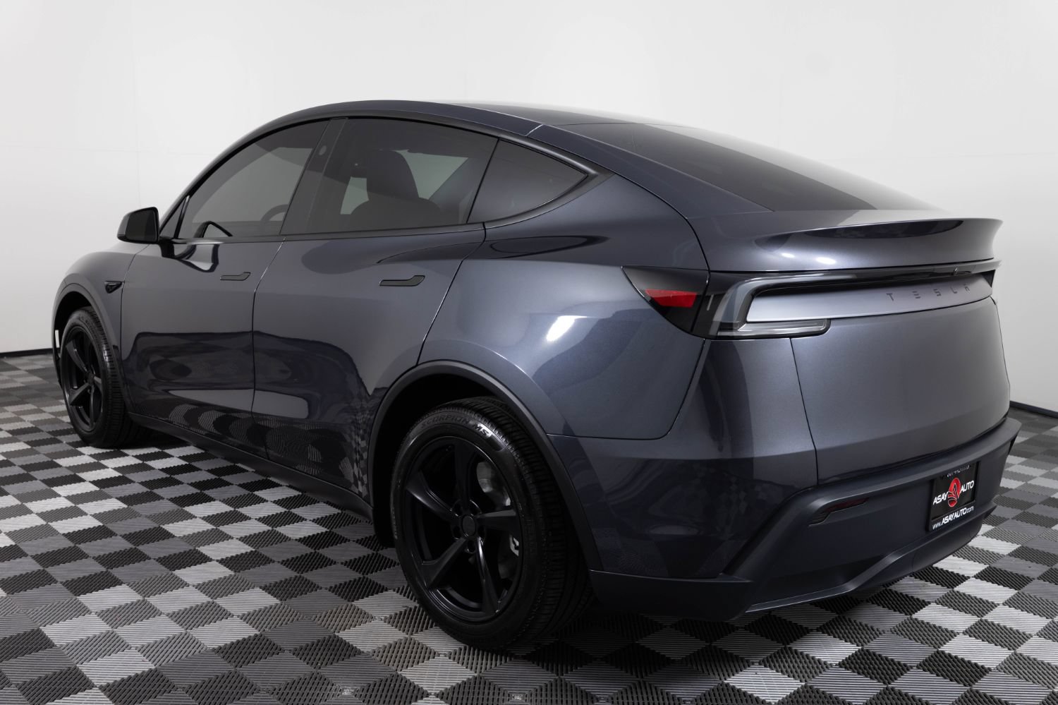 Used 2026 Tesla Model Y Long Range RWD image 5
