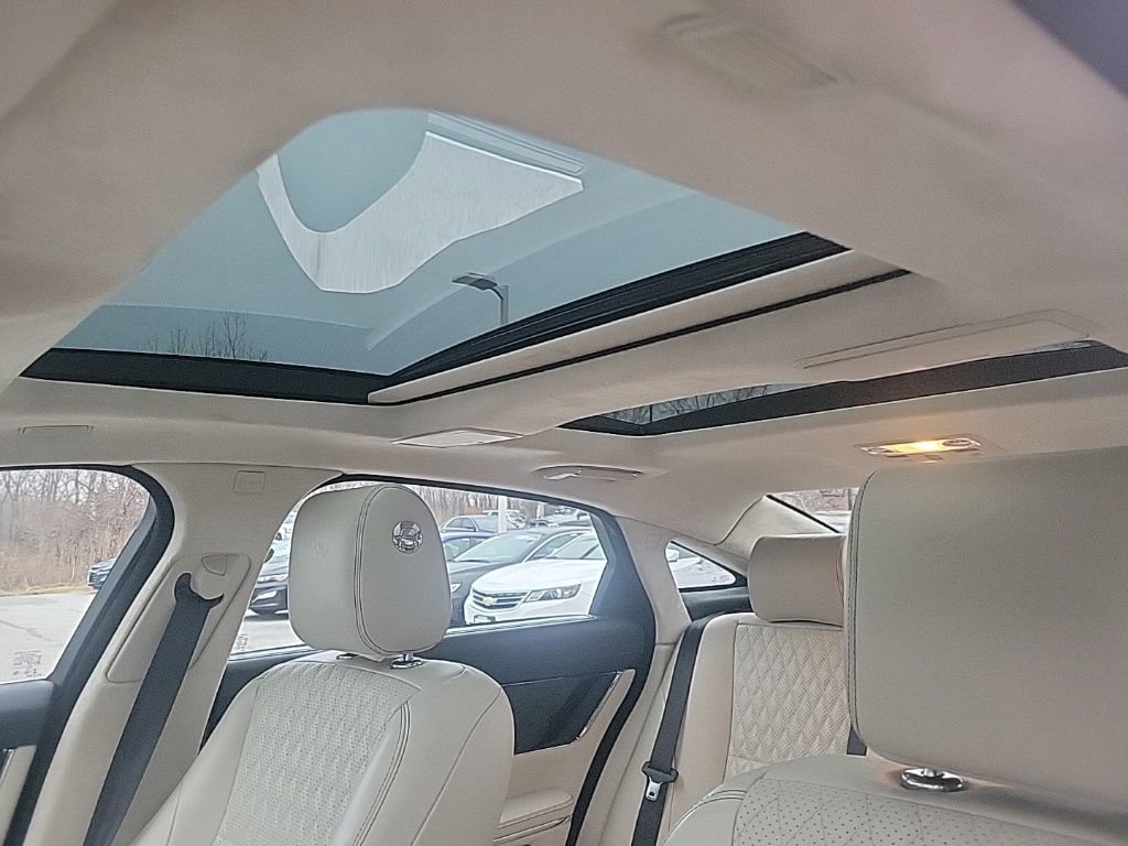 Used 2017 Jaguar XJ L Portfolio image 15