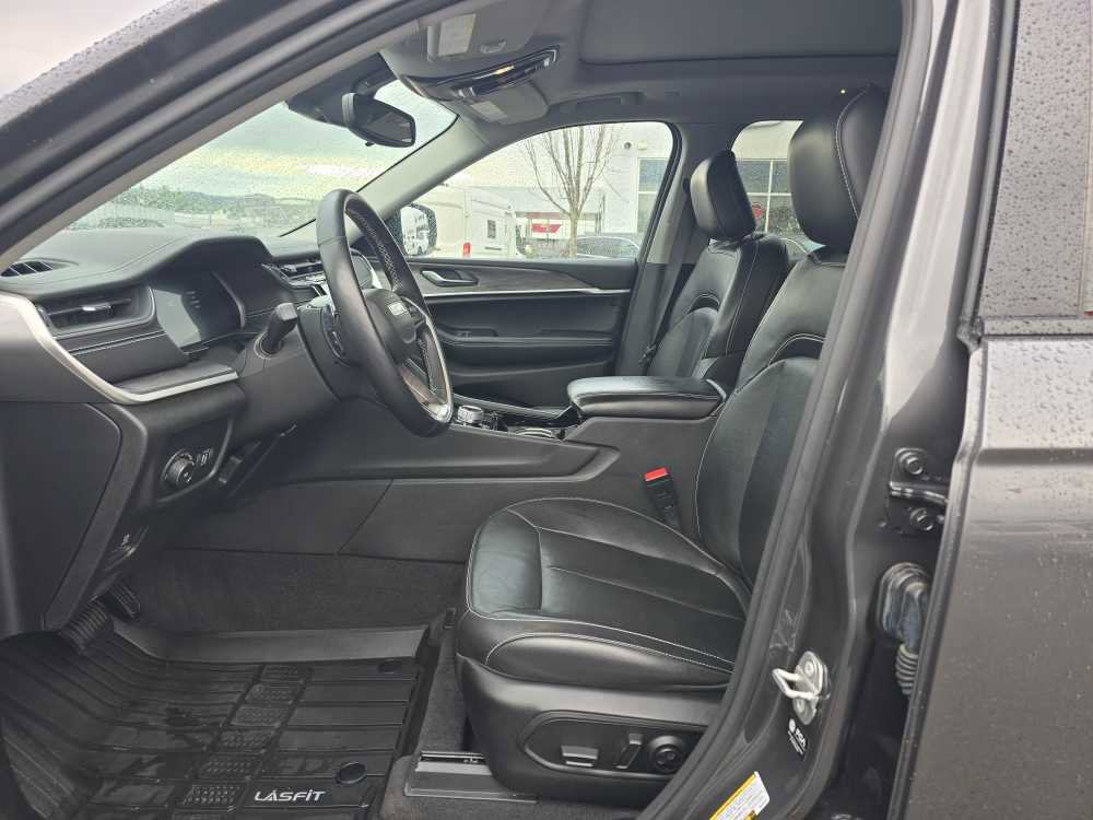 Used 2022 Jeep Grand Cherokee L Limited image 9