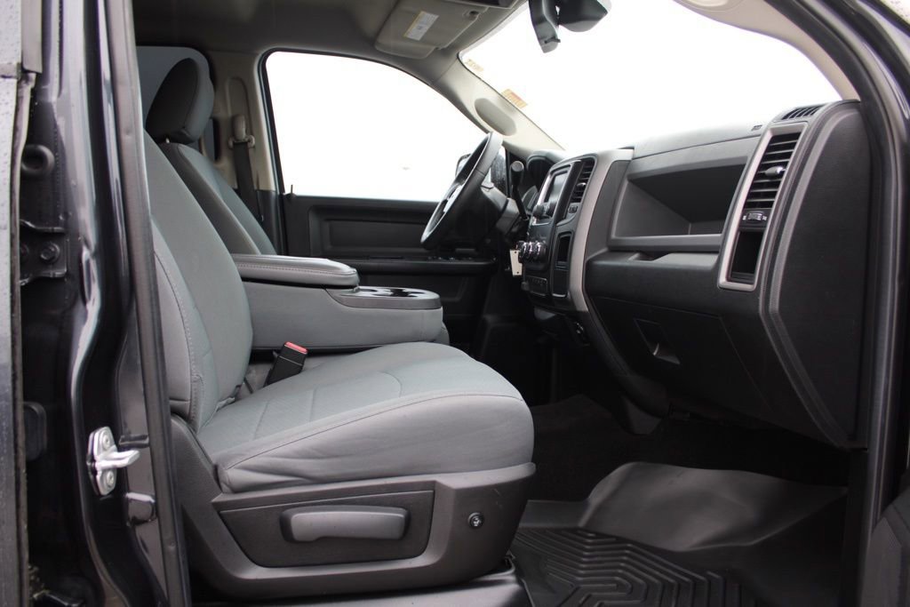 Used 2016 RAM 2500 Tradesman w/ Chrome Appearance Group image 21