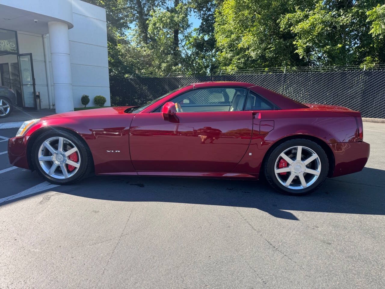 Used 2006 Cadillac XLR RWD image 5