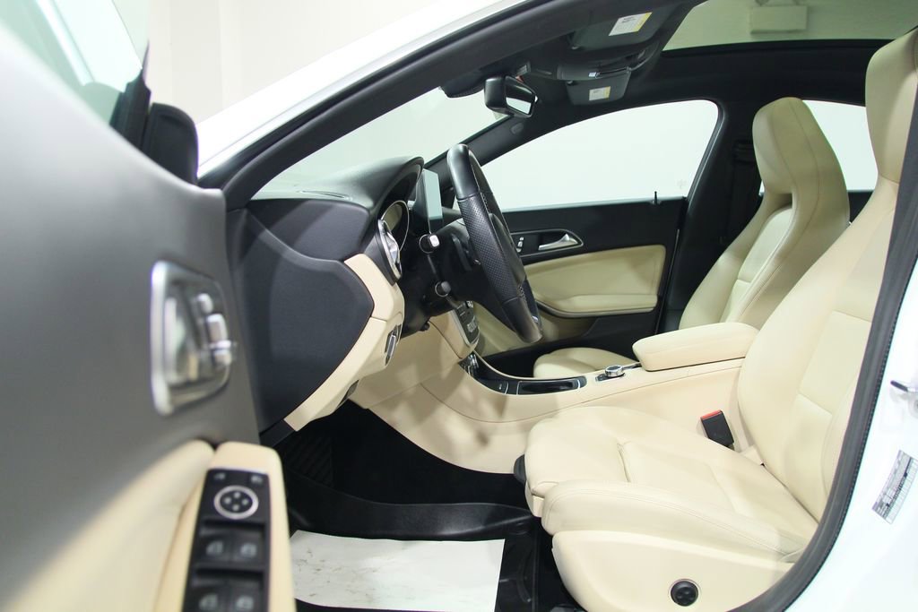 Used 2019 Mercedes-Benz CLA 250 4MATIC image 4