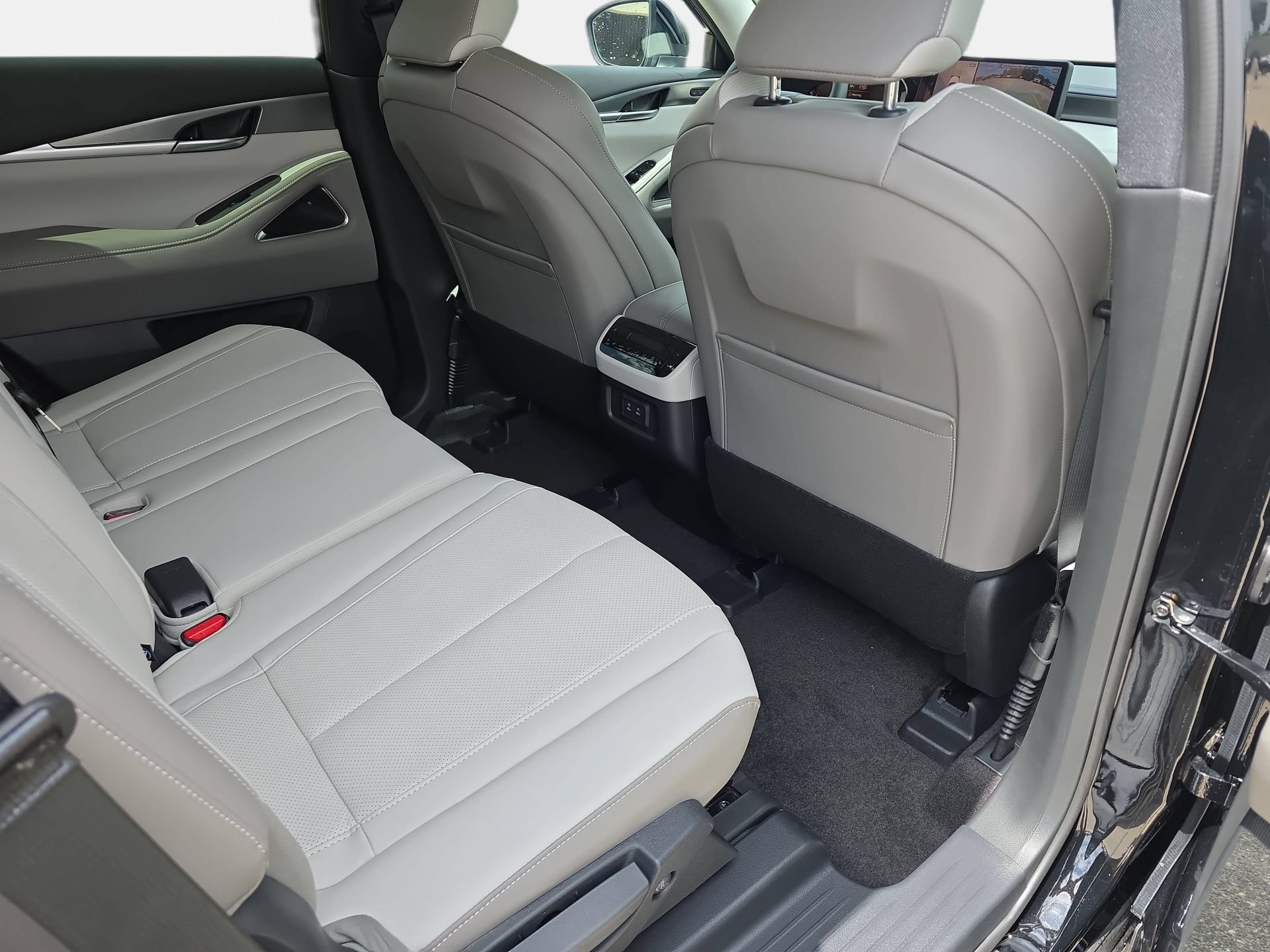 New 2027 INFINITI QX60 Luxe w/ Cargo Package AWD/4WD image 11