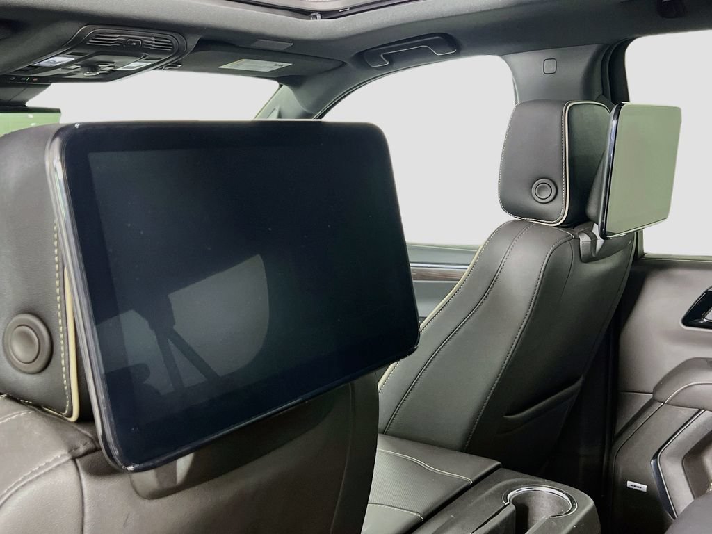 Certified 2025 Chevrolet Suburban Premier AWD/4WD image 28