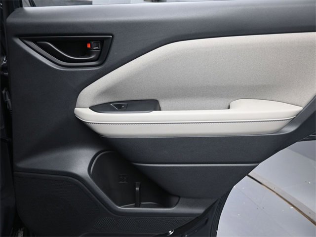 Certified 2025 Subaru Forester w/ Convenience Package #1 image 27