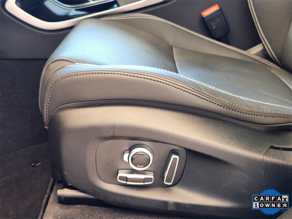 Used 2026 Jaguar F-PACE R-Dynamic S image 26