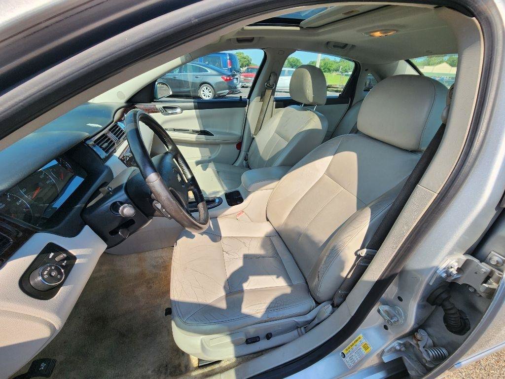 Used 2012 Chevrolet Impala LTZ FWD image 14