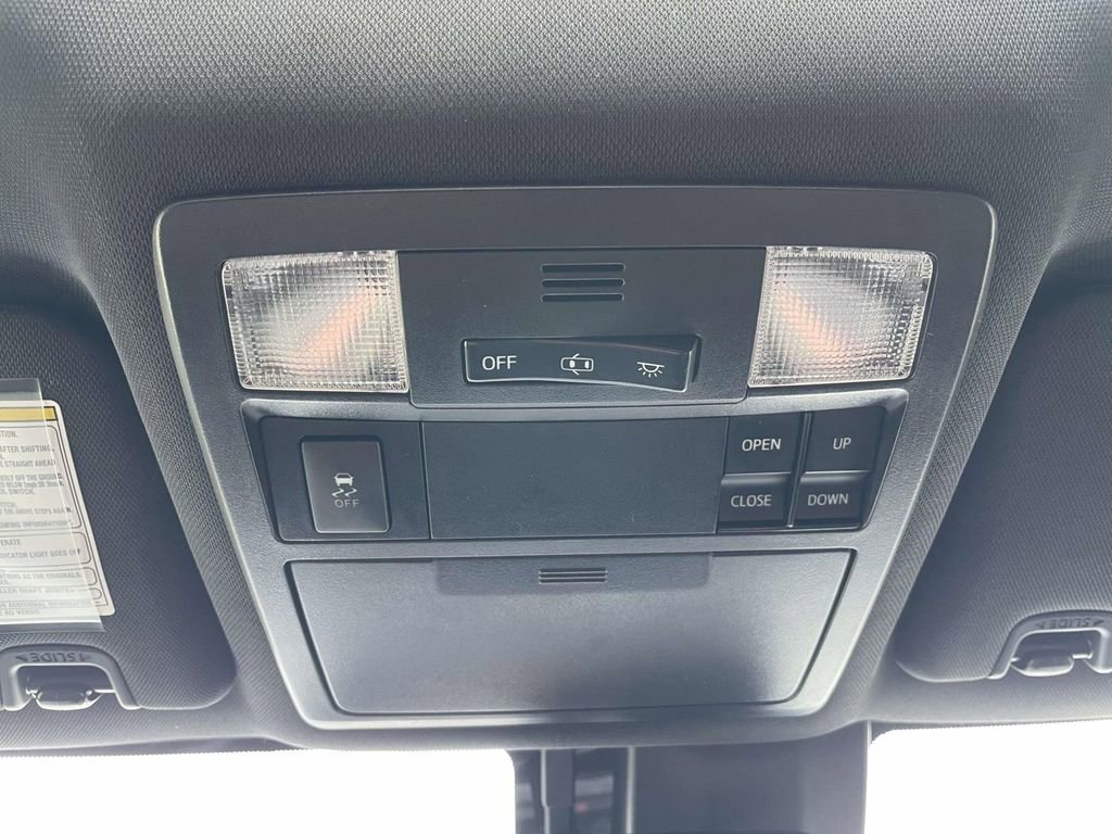 Used 2019 Toyota Tacoma Limited image 31