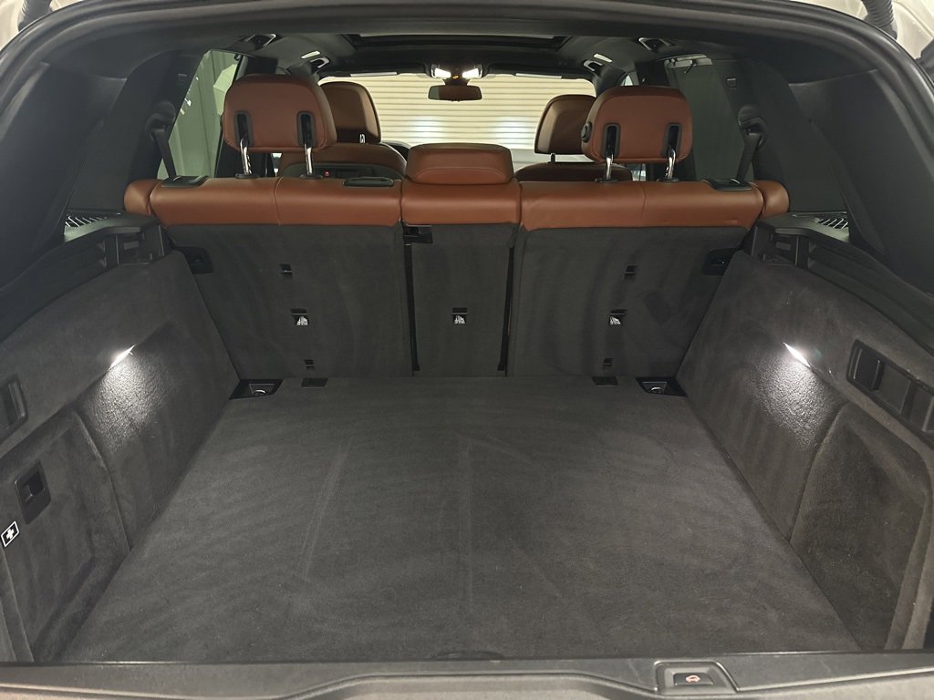 Used 2021 BMW X5 M50i w/ Executive Package image 30