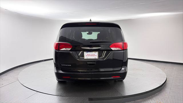 Used 2023 Chrysler Voyager LX FWD image 7