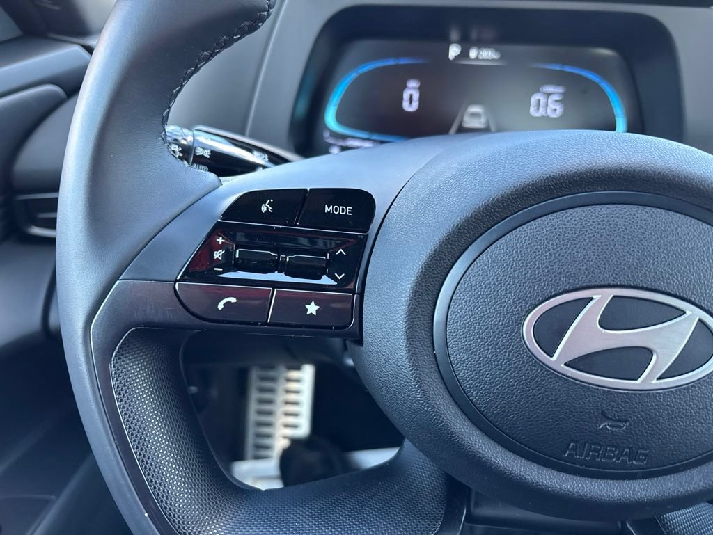 Certified 2025 Hyundai Elantra Sport FWD image 22