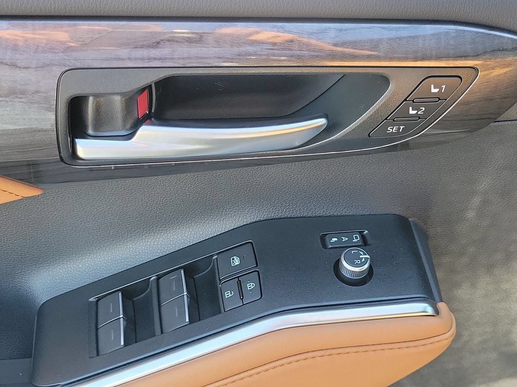 New 2026 Toyota Highlander Platinum AWD/4WD image 22