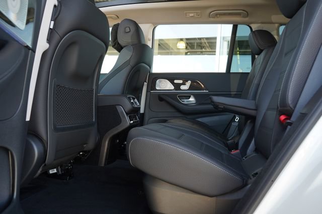 New 2026 Mercedes-Benz GLS 450 4MATIC image 30